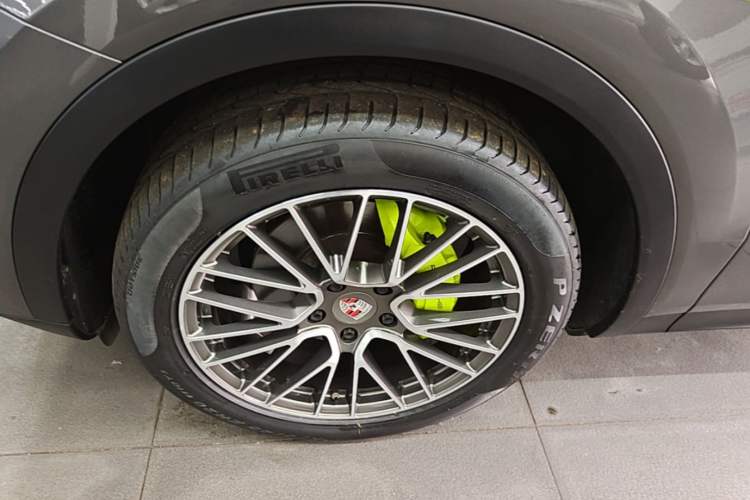 Used Porsche Cayenne E-Hybrid 2021 Cayenne E-Hybrid 2.0T Left Front Wheel Hub