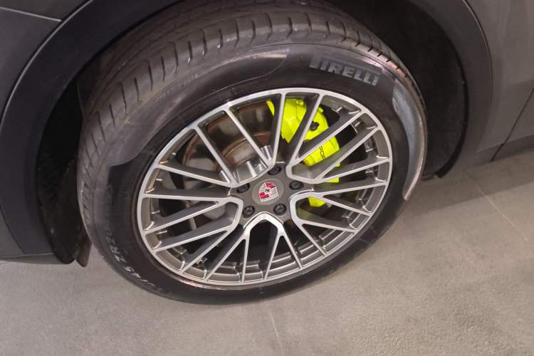 Used Porsche Cayenne E-Hybrid 2021 Cayenne E-Hybrid 2.0T Left Front Wheel Hub
