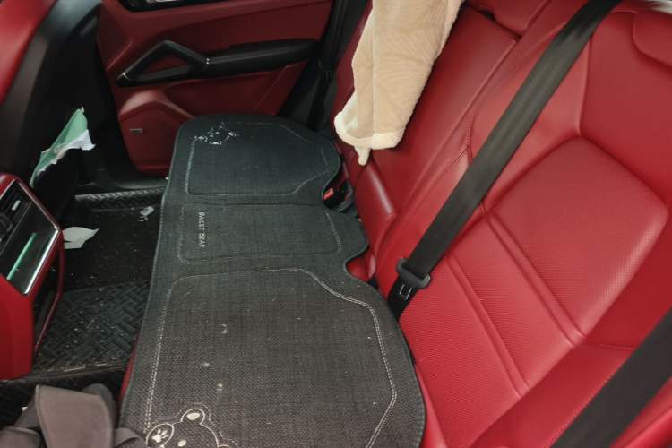 Used Porsche Cayenne E-Hybrid 2021 Cayenne E-Hybrid 2.0T Left Rear Seat