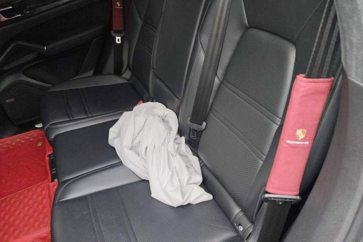 Used Porsche Cayenne E-Hybrid 2021 Cayenne E-Hybrid 2.0T Left Rear Seat