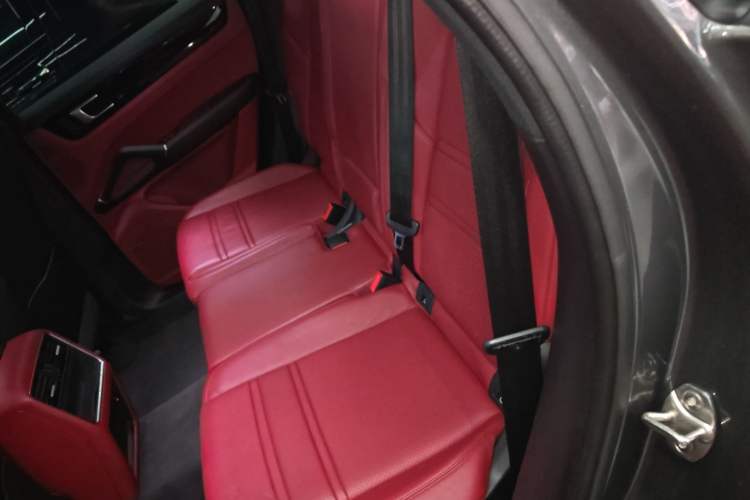 Used Porsche Cayenne E-Hybrid 2021 Cayenne E-Hybrid 2.0T Left Rear Seat