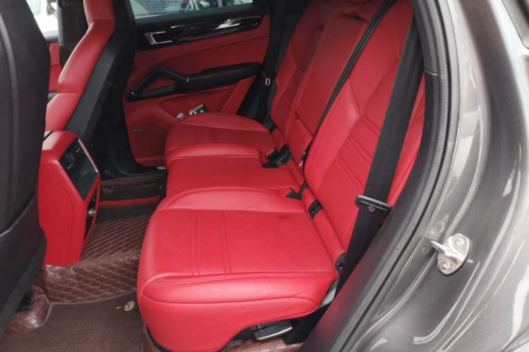 Used Porsche Cayenne E-Hybrid 2021 Cayenne E-Hybrid 2.0T Left Rear Seat