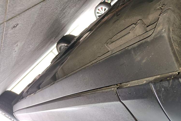 Used Porsche Cayenne E-Hybrid 2021 Cayenne E-Hybrid 2.0T Left Side Sill
