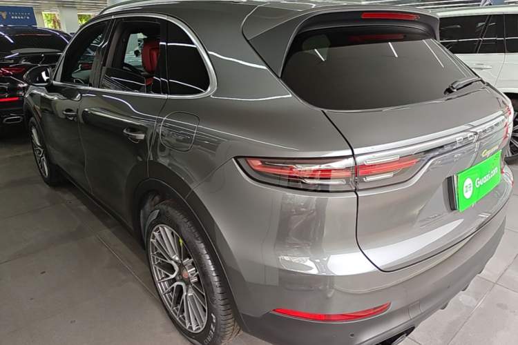 Used Porsche Cayenne E-Hybrid 2021 Cayenne E-Hybrid 2.0T Rear Left 45 Deg
