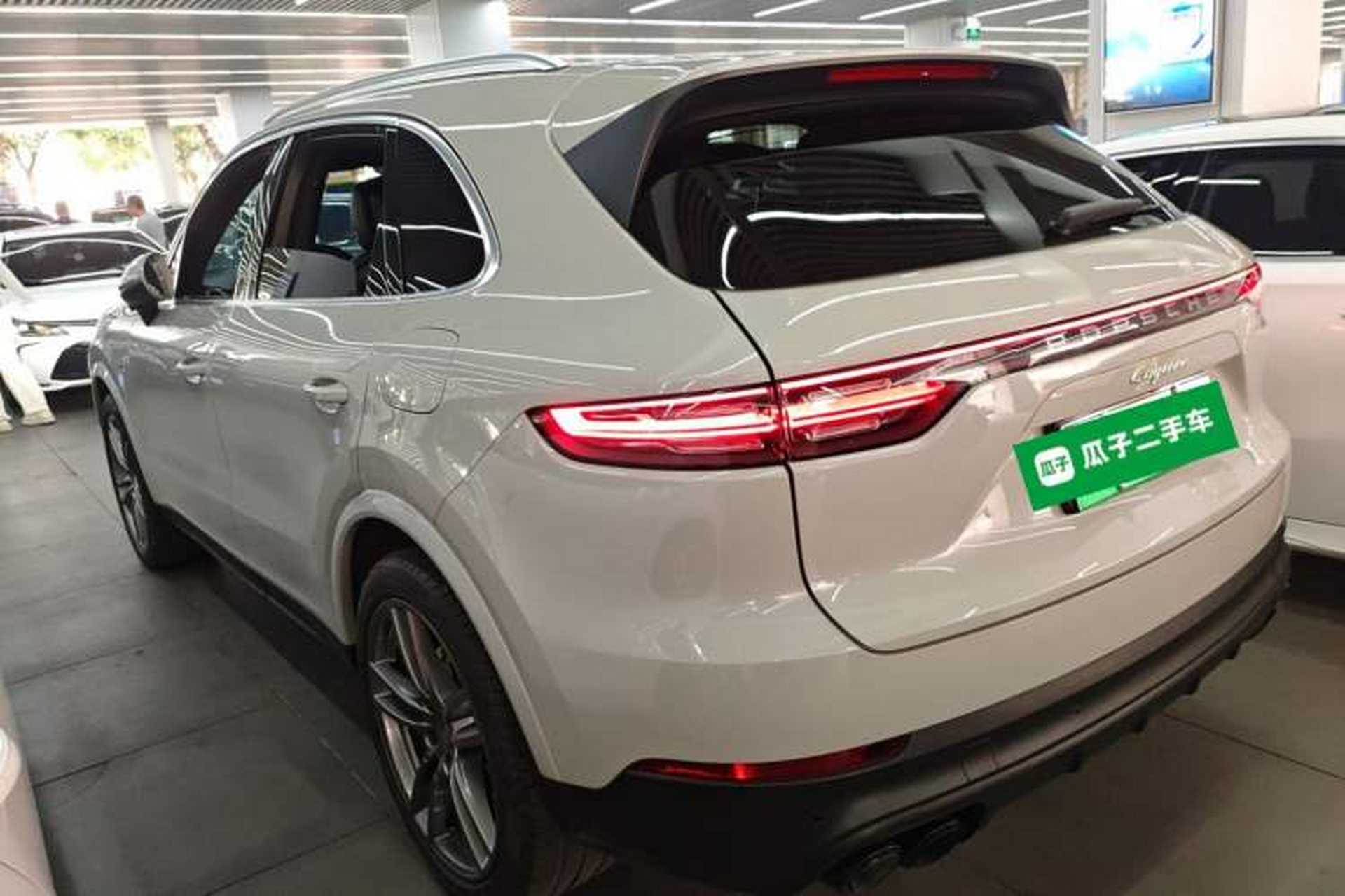 Used Porsche Cayenne E-Hybrid 2021 Cayenne E-Hybrid 2.0T Rear Left 45 Deg