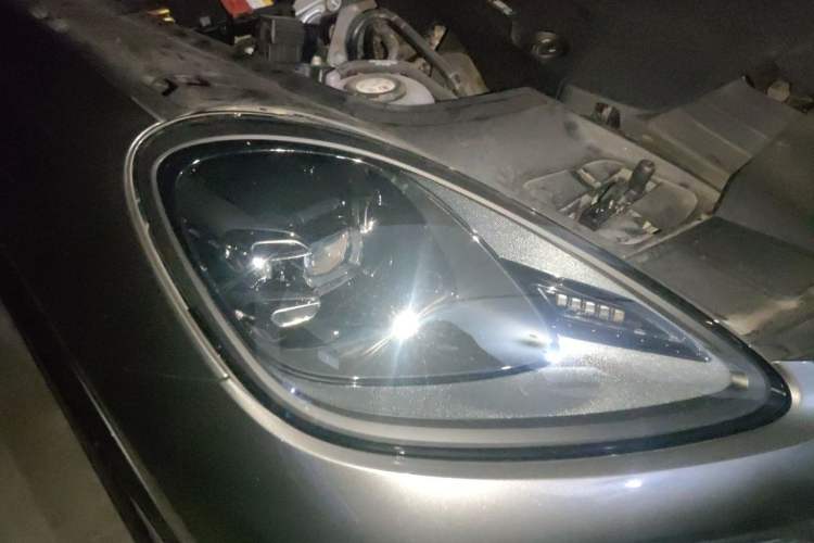 Used Porsche Cayenne E-Hybrid 2021 Cayenne E-Hybrid 2.0T Right Front Headlight