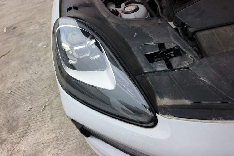 Used Porsche Cayenne E-Hybrid 2021 Cayenne E-Hybrid 2.0T Right Front Headlight
