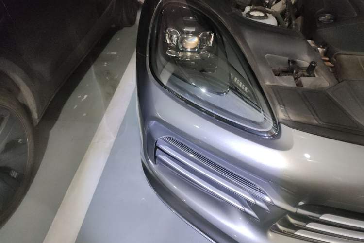 Used Porsche Cayenne E-Hybrid 2021 Cayenne E-Hybrid 2.0T Right Front Headlight