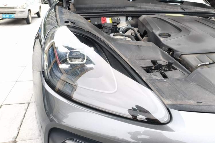 Used Porsche Cayenne E-Hybrid 2021 Cayenne E-Hybrid 2.0T Right Front Headlight