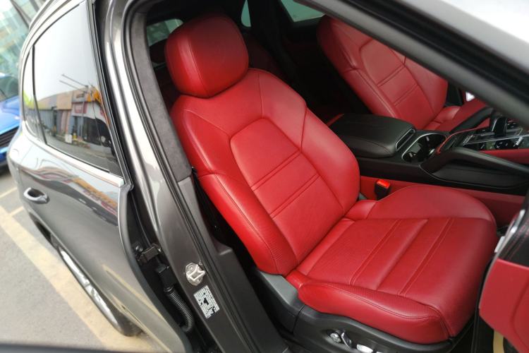 Used Porsche Cayenne E-Hybrid 2021 Cayenne E-Hybrid Coupé 2.0T Right Front Seat