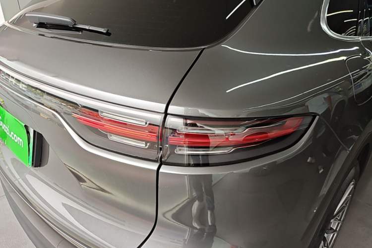 Used Porsche Cayenne E-Hybrid 2021 Cayenne E-Hybrid 2.0T Right Rear Taillight