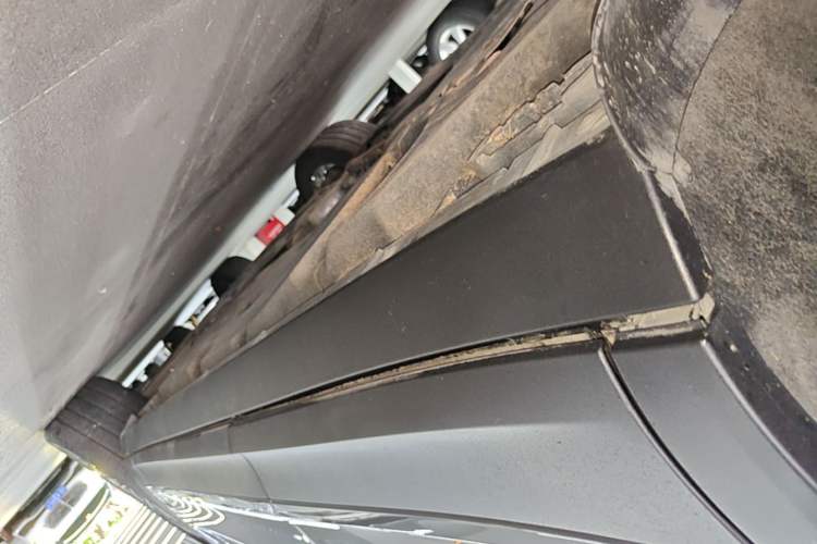 Used Porsche Cayenne E-Hybrid 2021 Cayenne E-Hybrid 2.0T Right Side Sill