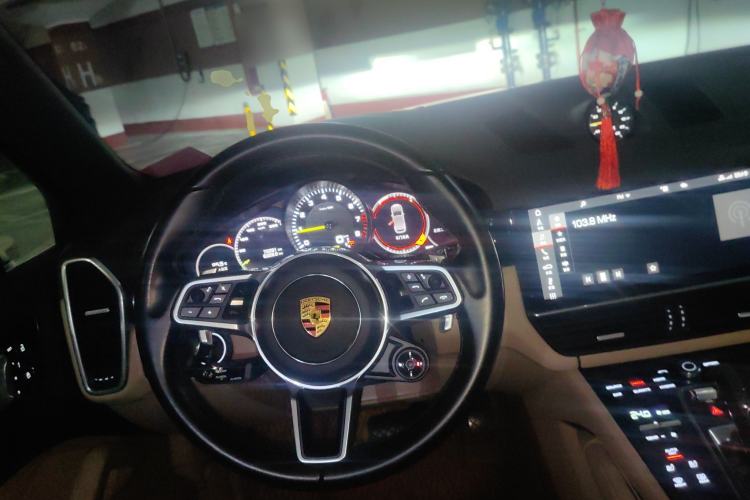 Used Porsche Cayenne E-Hybrid 2021 Cayenne E-Hybrid 2.0T Steering Wheel