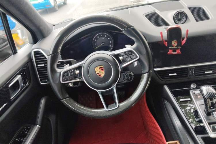 Used Porsche Cayenne E-Hybrid 2021 Cayenne E-Hybrid 2.0T Steering Wheel
