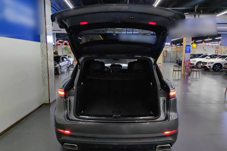Used Porsche Cayenne E-Hybrid 2021 Cayenne E-Hybrid 2.0T Trunk