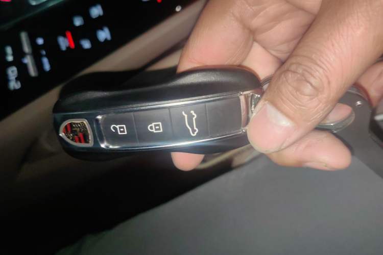 Used Porsche Cayenne E-Hybrid 2021 Cayenne E-Hybrid 2.0T Vehicle Key