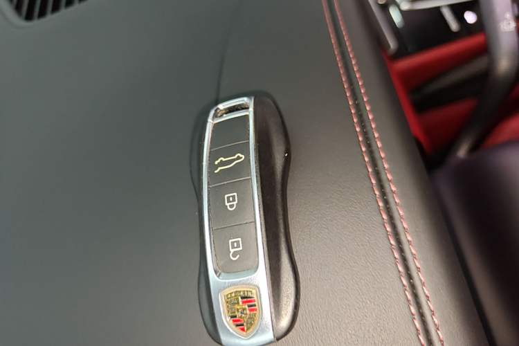 Used Porsche Cayenne E-Hybrid 2021 Cayenne E-Hybrid 2.0T Vehicle Key