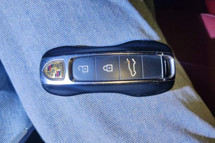 Used Porsche Cayenne E-Hybrid 2021 Cayenne E-Hybrid 2.0T Vehicle Key