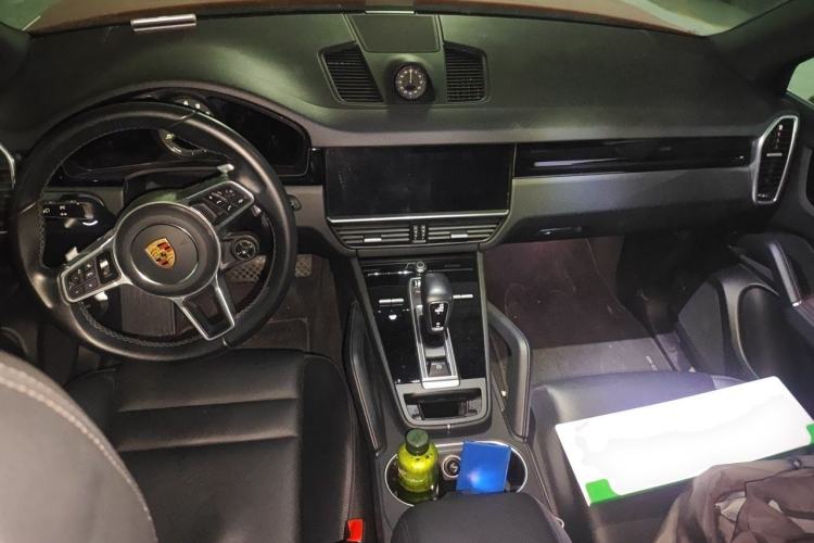 Used Porsche Cayenne E-Hybrid 2021 Cayenne E-Hybrid 2.0T Center Console