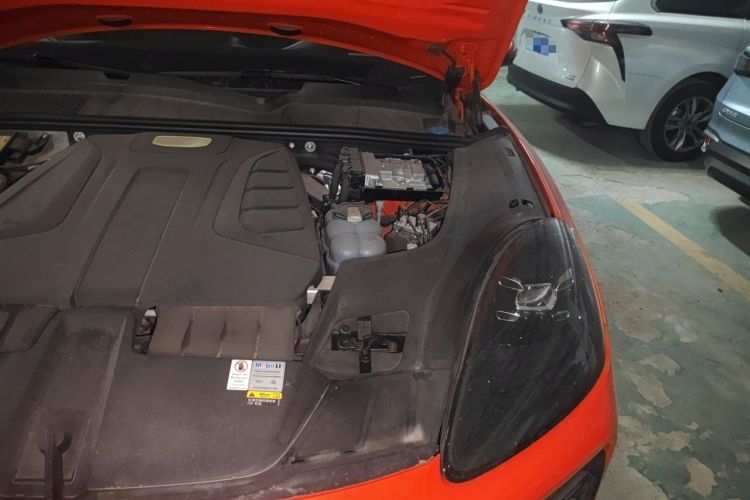 Used Porsche Cayenne E-Hybrid 2021 Cayenne E-Hybrid 2.0T Engine Bay Left