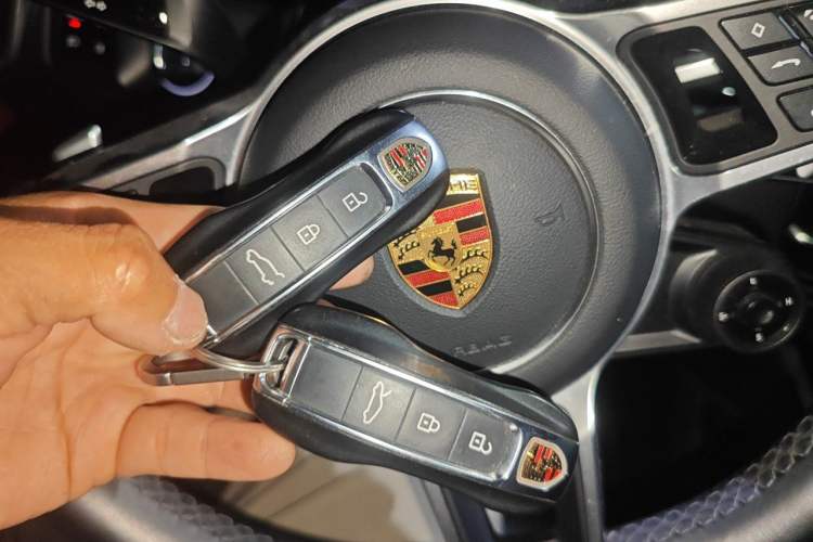 Used Porsche Cayenne E-Hybrid 2021 Cayenne E-Hybrid 2.0T Vehicle Key