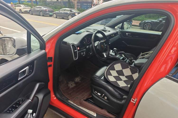 Used Porsche Cayenne E-Hybrid 2021 Cayenne E-Hybrid Coupé 2.0T Driver Seat