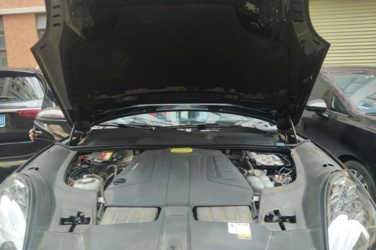 Used Porsche Cayenne E-Hybrid 2021 Cayenne E-Hybrid 2.0T Engine Bay
