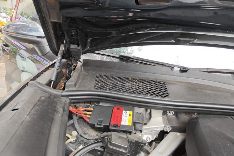 Used Porsche Cayenne E-Hybrid 2021 Cayenne E-Hybrid 2.0T Engine Bay Right