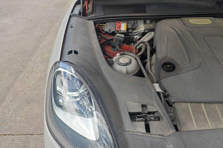 Used Porsche Cayenne E-Hybrid 2021 Cayenne E-Hybrid Coupé 2.0T Engine Bay Right