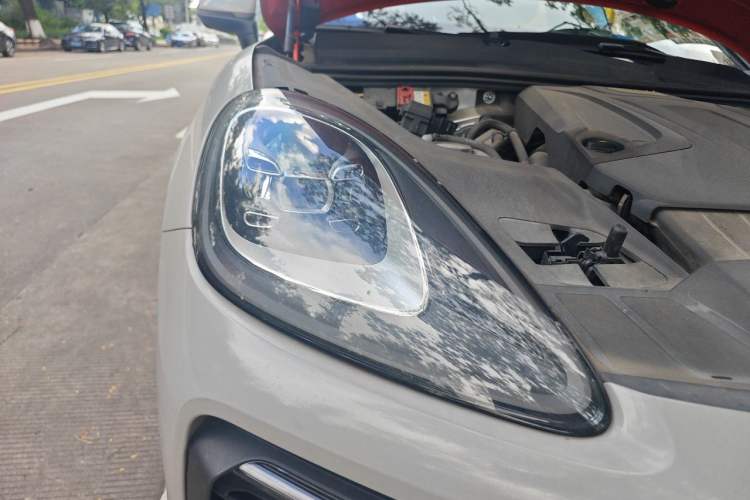 Used Porsche Cayenne E-Hybrid 2021 Cayenne E-Hybrid Coupé 2.0T Right Front Headlight