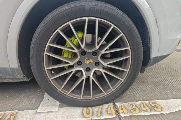 Used Porsche Cayenne E-Hybrid 2021 Cayenne E-Hybrid Coupé 2.0T Right Front Wheel Hub