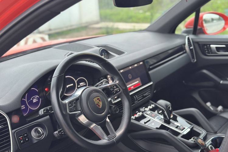 Used Porsche Cayenne E-Hybrid 2021 Cayenne E-Hybrid 2.0T Interior 3