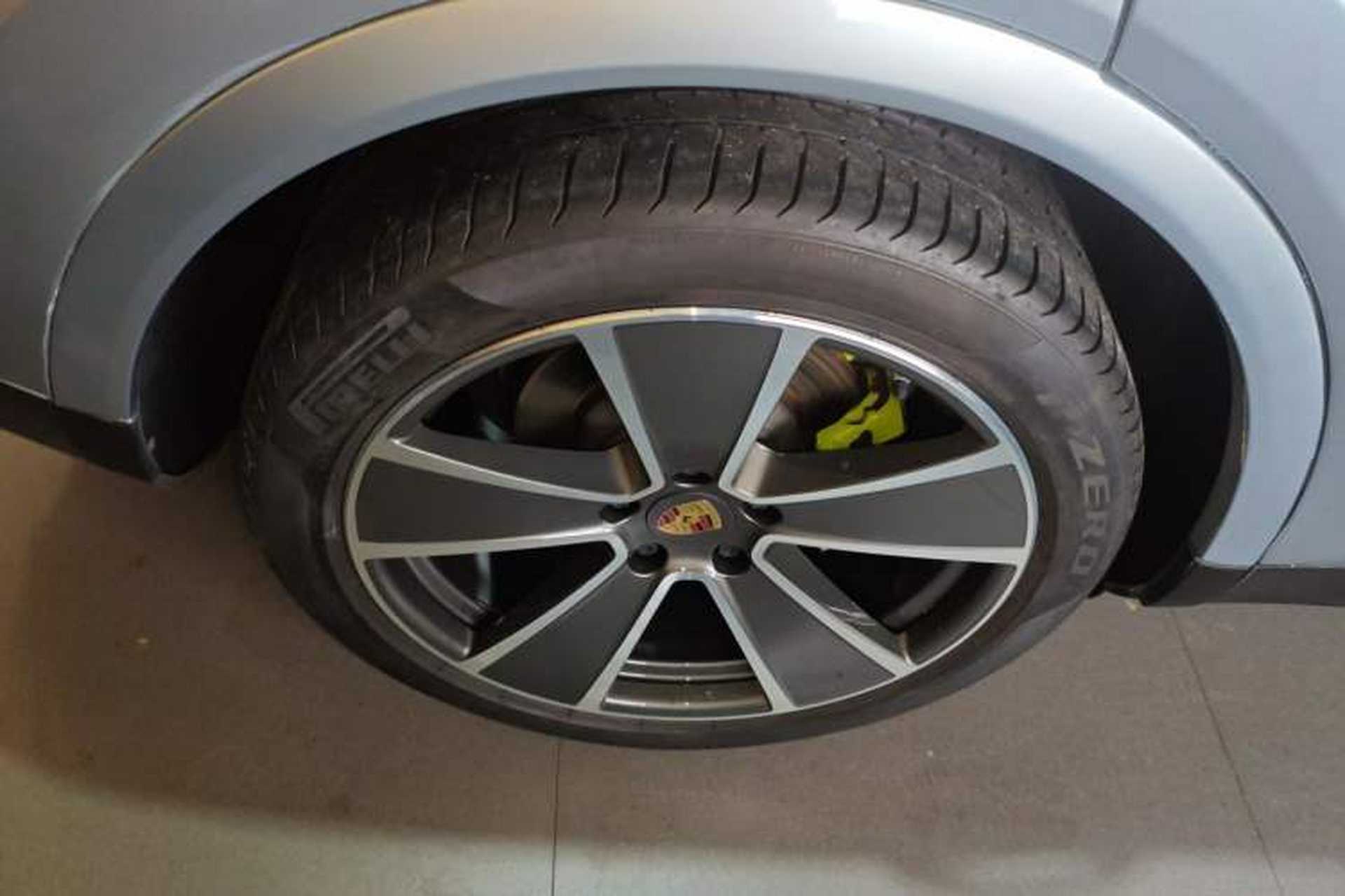 Used Porsche Cayenne E-Hybrid 2021 Cayenne E-Hybrid 2.0T Exterior 5