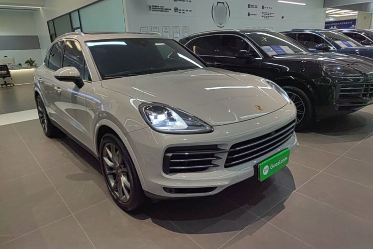 Used Porsche Cayenne E-Hybrid 2021 Cayenne E-Hybrid 2.0T Front Right 45 Deg