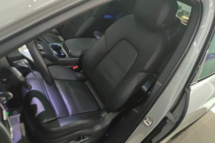 Used Porsche Cayenne E-Hybrid 2021 Cayenne E-Hybrid 2.0T Left Front Seat