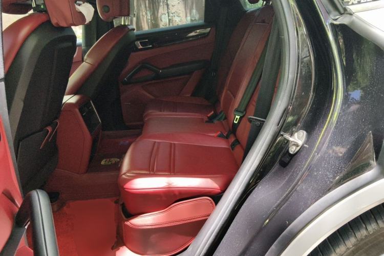 Used Porsche Cayenne E-Hybrid 2021 Cayenne E-Hybrid 2.0T Left Rear Seat