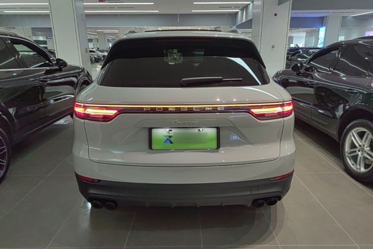 Used Porsche Cayenne E-Hybrid 2021 Cayenne E-Hybrid 2.0T Rear