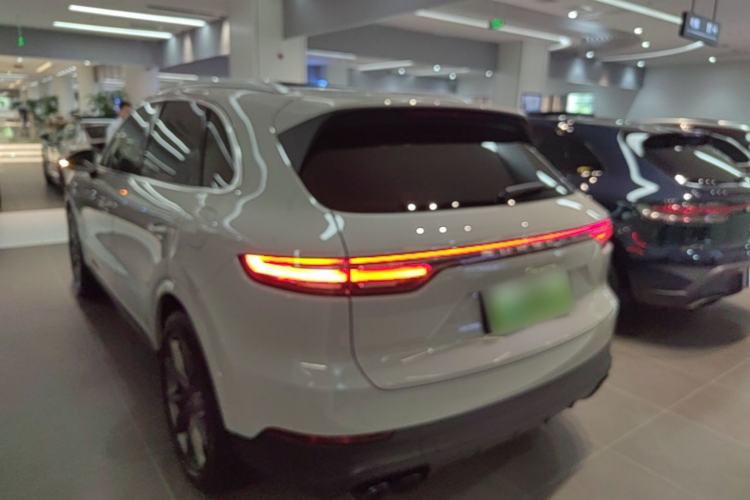 Used Porsche Cayenne E-Hybrid 2021 Cayenne E-Hybrid 2.0T Rear Left 45 Deg