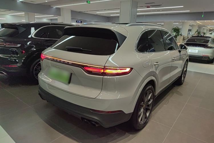 Used Porsche Cayenne E-Hybrid 2021 Cayenne E-Hybrid 2.0T Rear Right 45 Deg