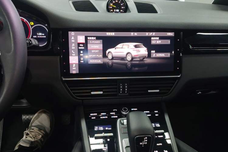 Used Porsche Cayenne E-Hybrid 2021 Cayenne E-Hybrid 2.0T Audio And AC Panel