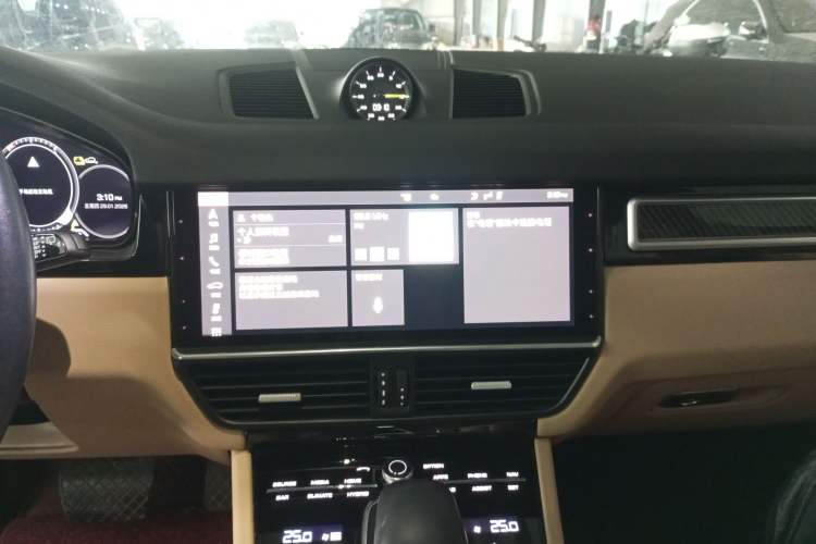 Used Porsche Cayenne E-Hybrid 2021 Cayenne E-Hybrid 2.0T Audio And AC Panel