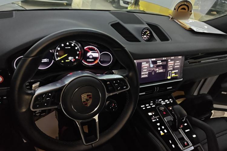Used Porsche Cayenne E-Hybrid 2021 Cayenne E-Hybrid 2.0T Center Console