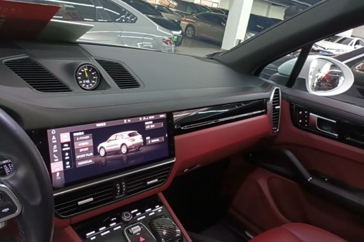 Used Porsche Cayenne E-Hybrid 2021 Cayenne E-Hybrid 2.0T Center Console