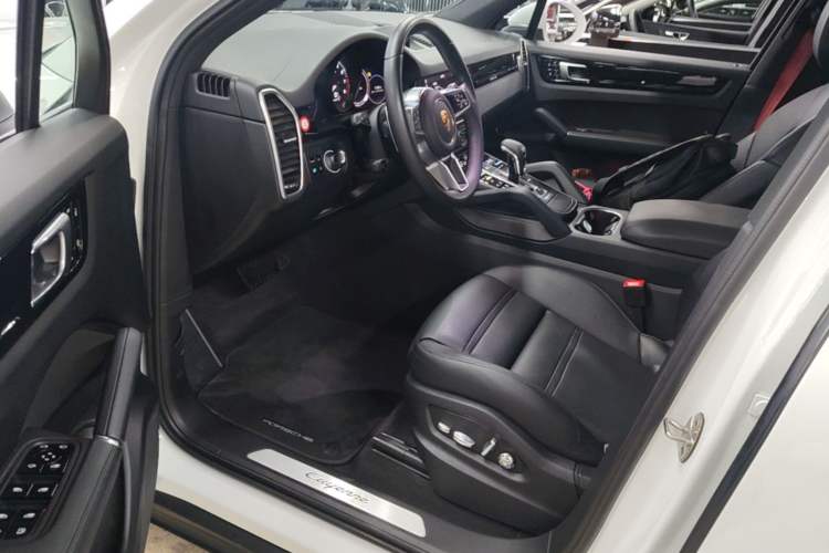 Used Porsche Cayenne E-Hybrid 2021 Cayenne E-Hybrid 2.0T Driver Seat