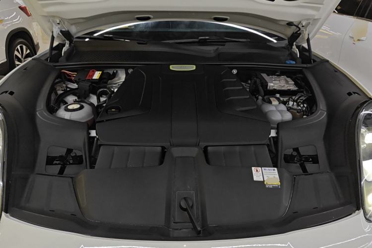 Used Porsche Cayenne E-Hybrid 2021 Cayenne E-Hybrid 2.0T Engine Bay