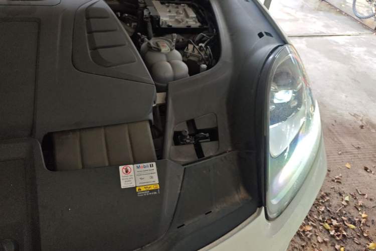 Used Porsche Cayenne E-Hybrid 2021 Cayenne E-Hybrid 2.0T Engine Bay Left