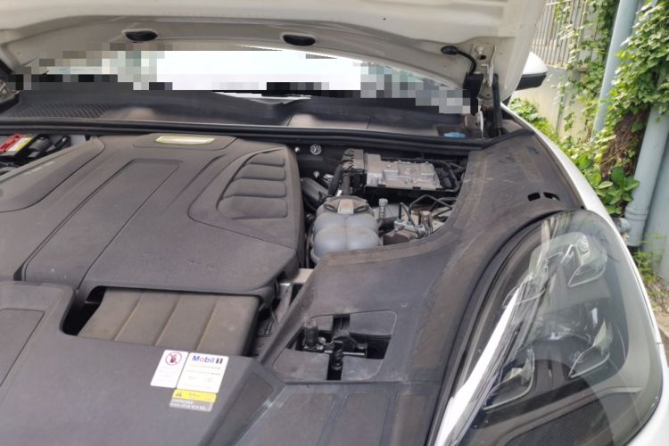 Used Porsche Cayenne E-Hybrid 2021 Cayenne E-Hybrid 2.0T Engine Bay Left
