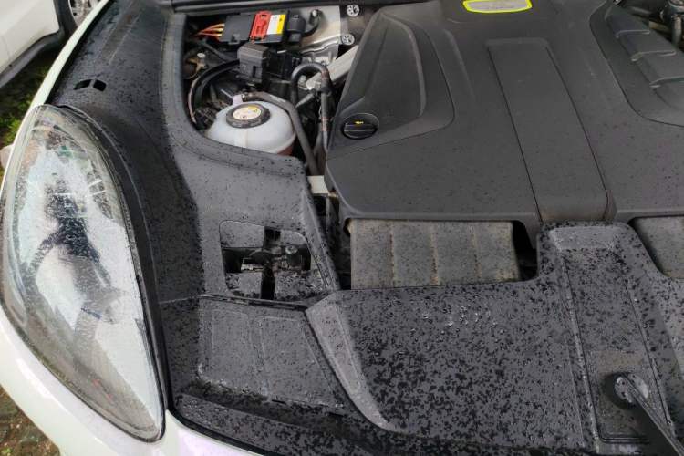 Used Porsche Cayenne E-Hybrid 2021 Cayenne E-Hybrid 2.0T Engine Bay Right