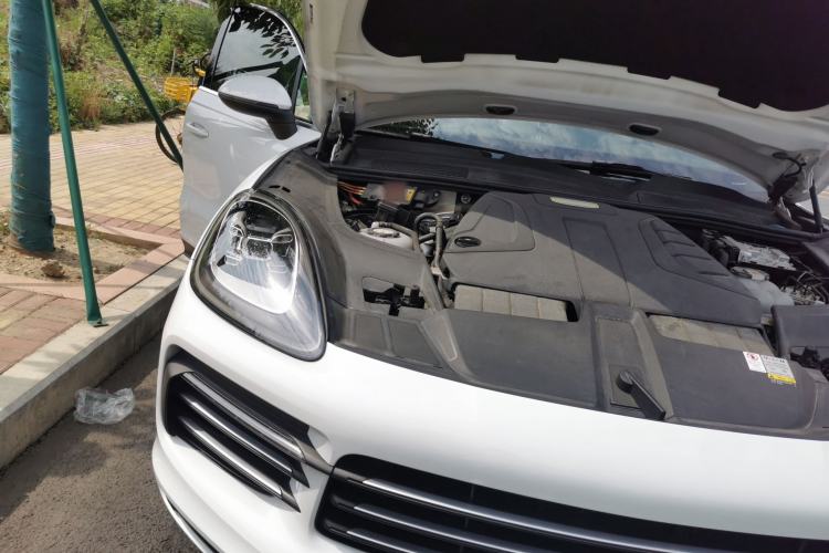Used Porsche Cayenne E-Hybrid 2021 Cayenne E-Hybrid 2.0T Engine Bay Right