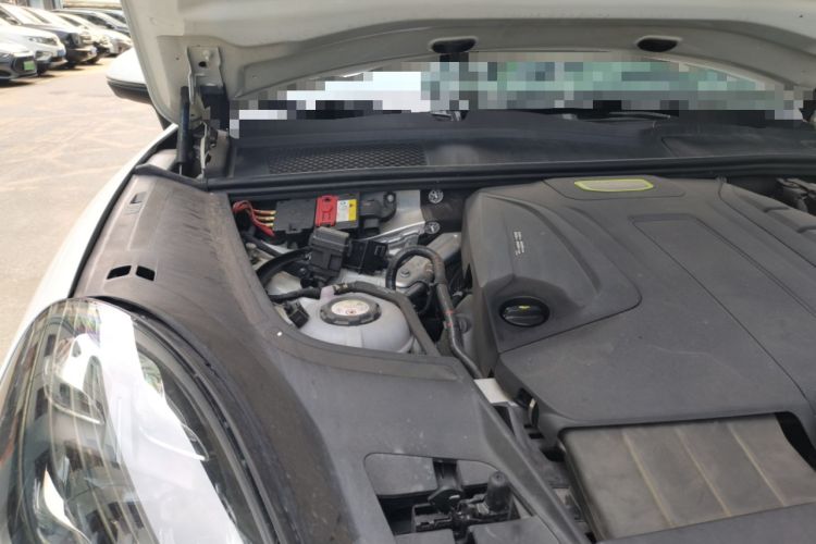Used Porsche Cayenne E-Hybrid 2021 Cayenne E-Hybrid 2.0T Engine Bay Right